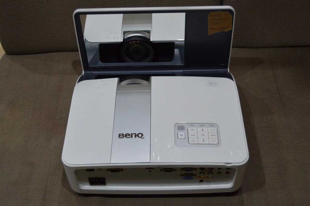 Videoproiector Profesional BenQ MW843UST – Ultra Short Throw