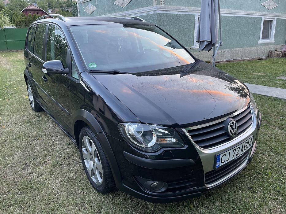 VW Cross Touran motorizare 2.0 diesel