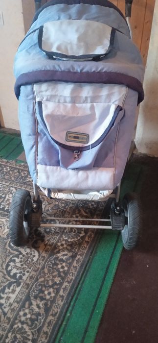Продам срочно детскую коляску