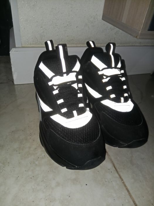 Продам DIOR B22 носил 3 раза