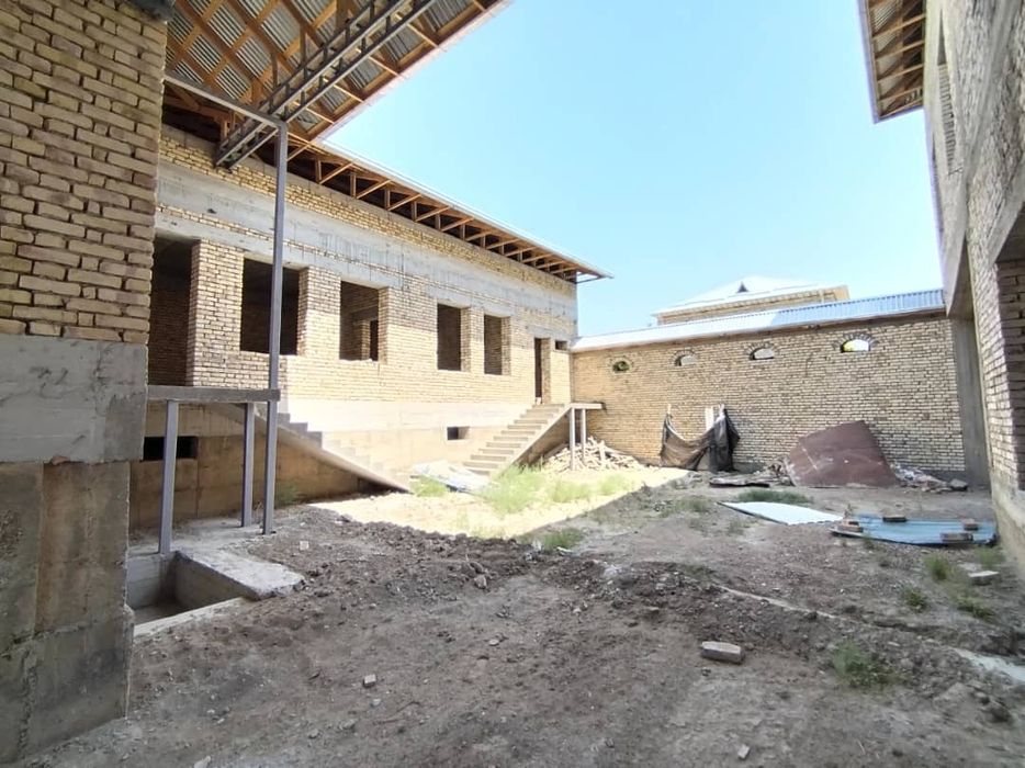 Продаётся недостроенный участок 6 соток, новый.