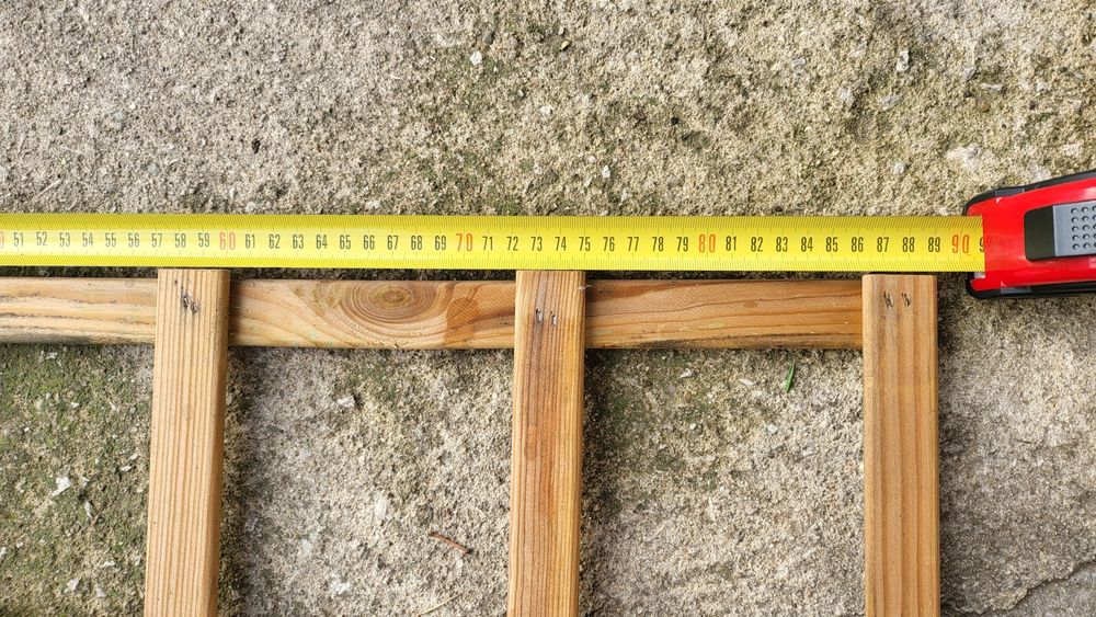 Продавам декоративна дървена ограда.  6 пана