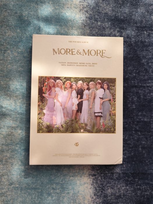 Kpop албуми на Twice и New jeans