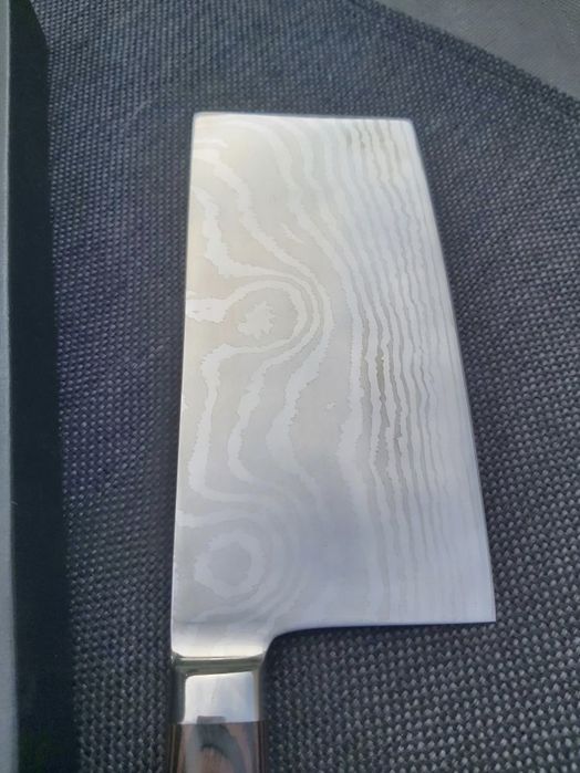 Нож в японски стил в подаръчна кутия