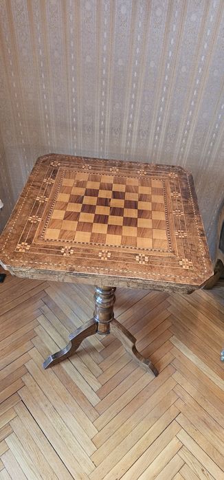 Masa De Sah Biedermeier din Nuc