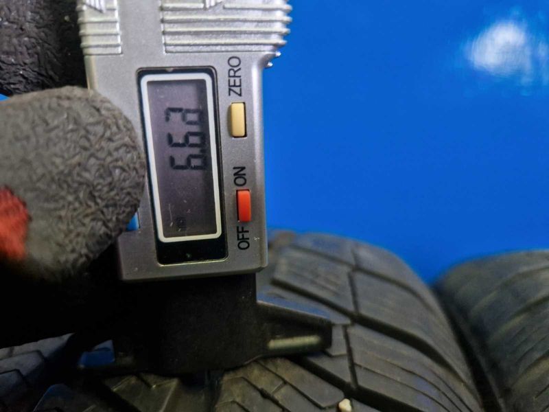 4 Barum R17 215/60-
зимни гуми DOT3017