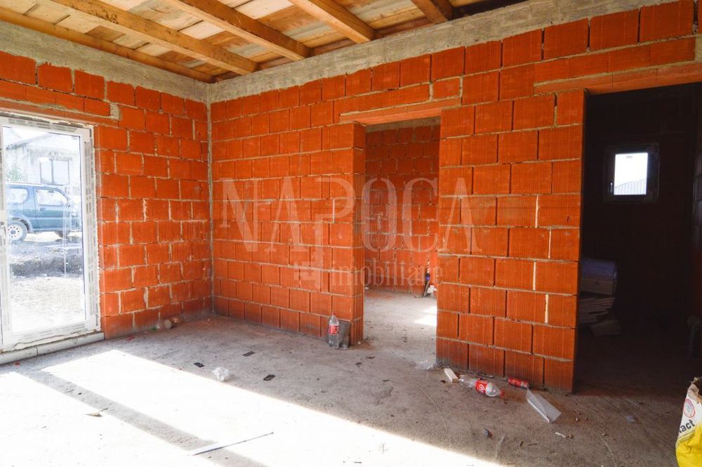 Casa 3 camere de vanzare in Campenesti