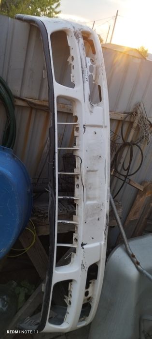 Продам оригинальный бампер передний гольф 3