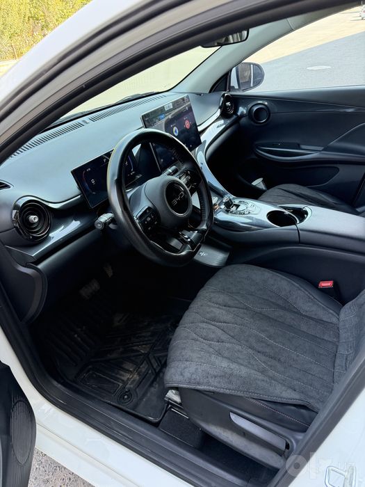 byd e2 srochna sotiladi