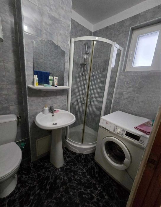 Zona PALAS-MALL,apart 2 cam.DECOMANDAT, mobilat-utilat, 103.500 Euro Neg..