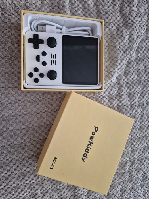 Портативная игровая консоль