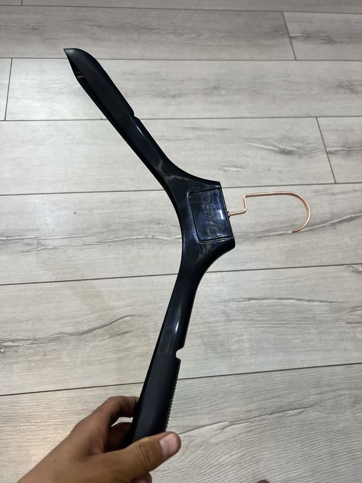 Kiyim ilgich plastik vishelka