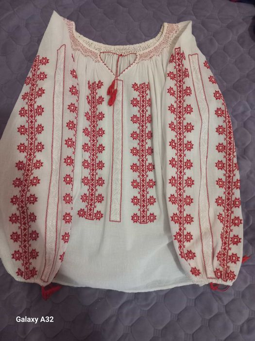 Ie/camasa traditionala cusuta manual