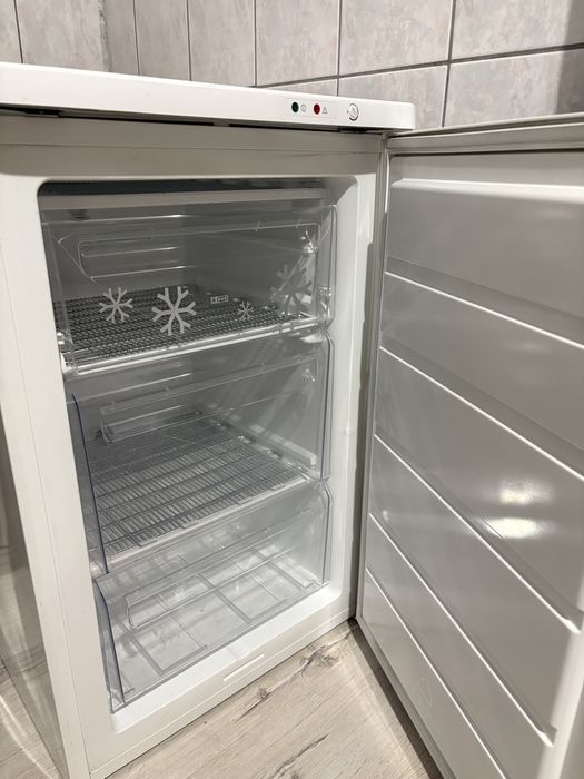 Congelator Zanussi ZFT11100WA, 91 l, Clasa A+, H 85 cm, Alb