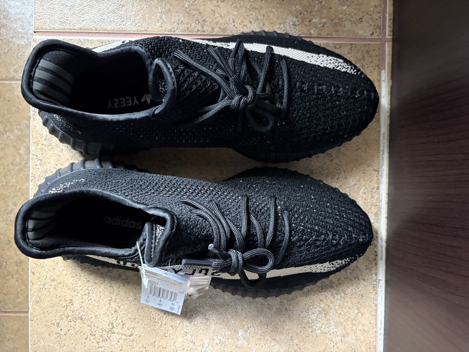 Yeezy 350v2 Black White 42