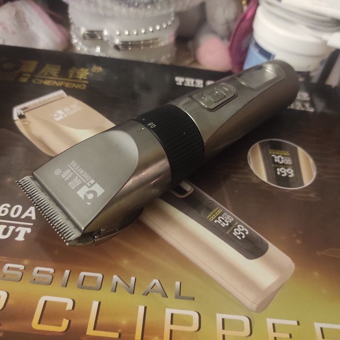 Професионална машинка за подстригване