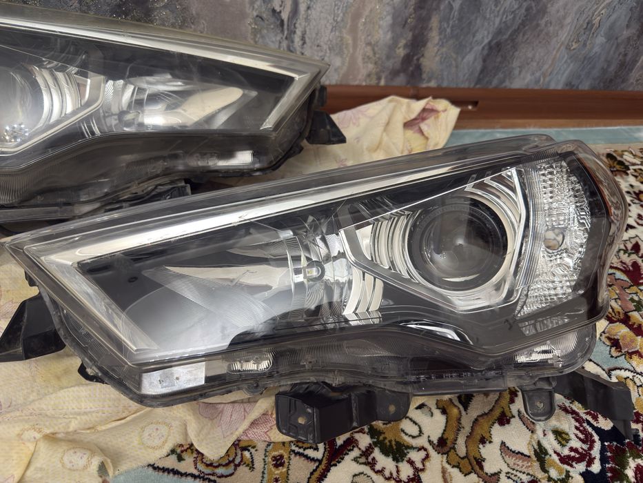 Оригиналные фары 4Runner