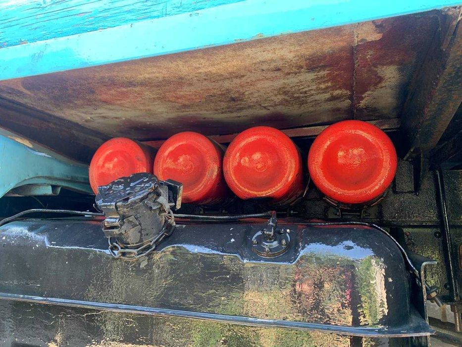 Зил сотилади.Узимники