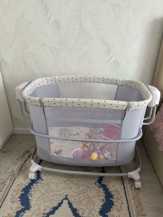 Продам кроватку манеж
