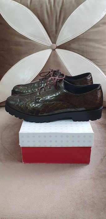 Pantofi de damă din piele naturală (aspect șarpe), mărimea 38 - NOI