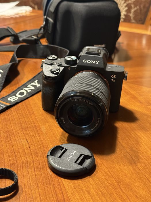 Kit Sony A7 iii, full-frame mirrorless, 4797 cadre, ca NOU, foto-video