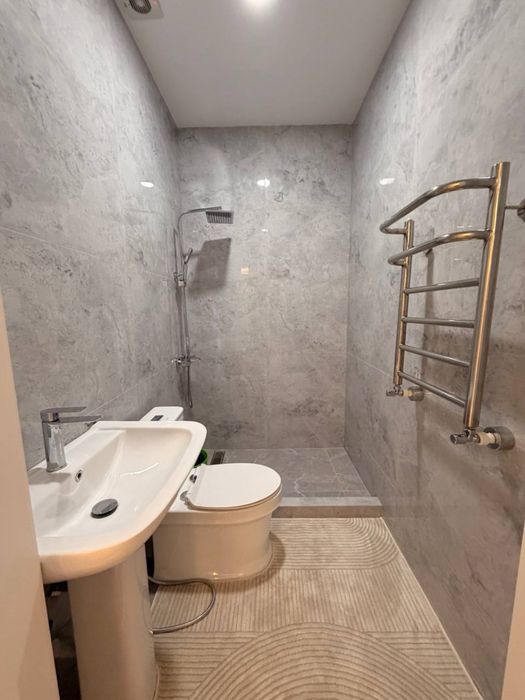 Срочно! ПРОДАЁТСЯ 3/3/8 квартира в ЖК «Феличита» Яккасарайский район