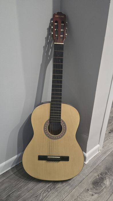 Гитара аккустическая