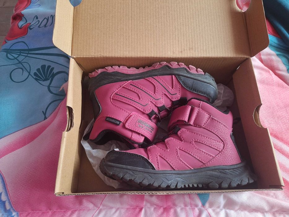 Продавам детски зимни боти Sprandi Earth Gear, номер 32.