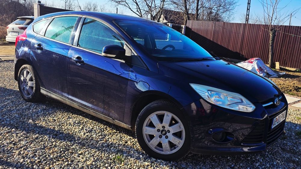 Vând Ford focus din2012