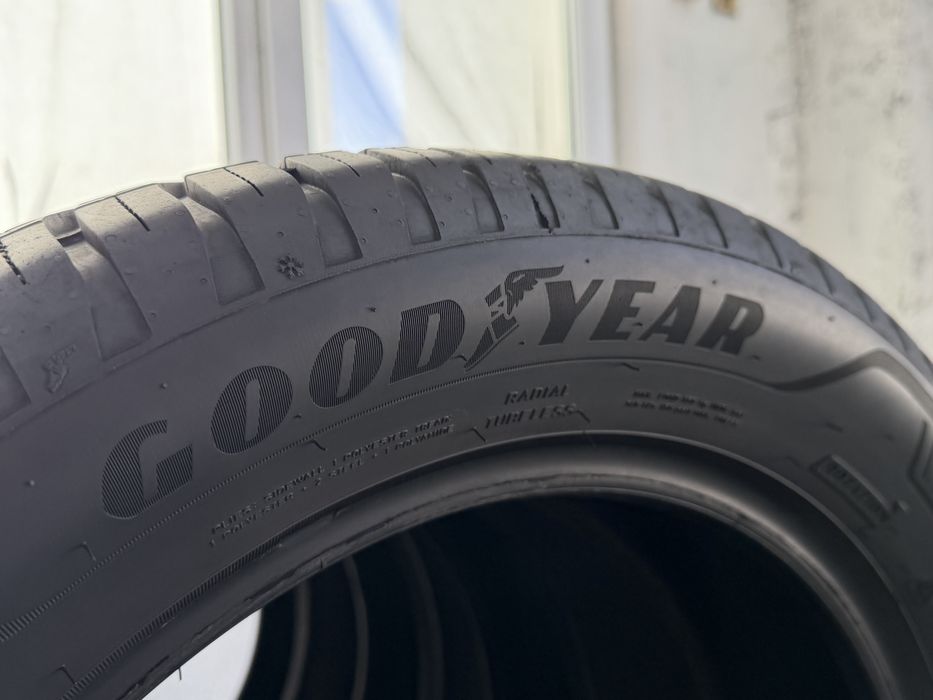 225/55/18 Goodyear 4Броя: 270€ 7.3мм Всесезонни гуми