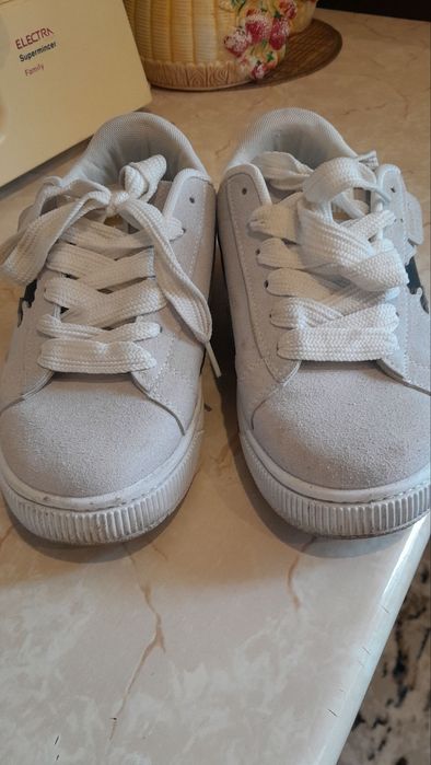 Кроссовки, фирменные