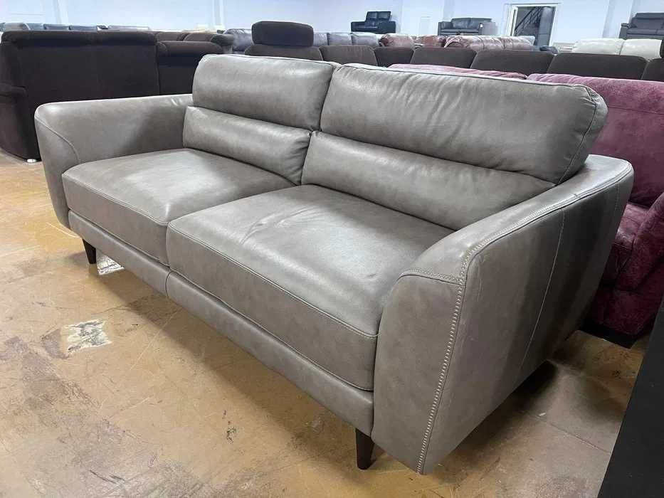 Бежов кожен диван тройка - 100 % естествена кожа.