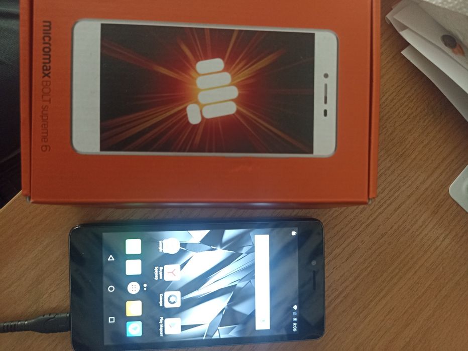 Смартфон Micromax Q409