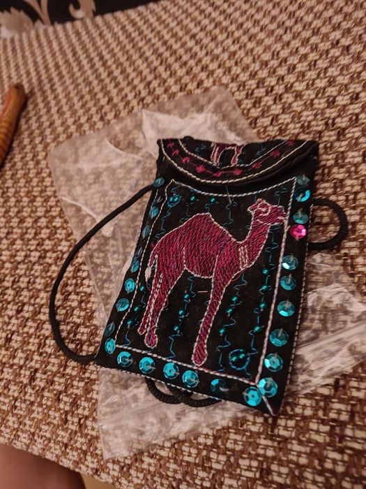 Сувенир,чехол для телефона,ручная вышивка