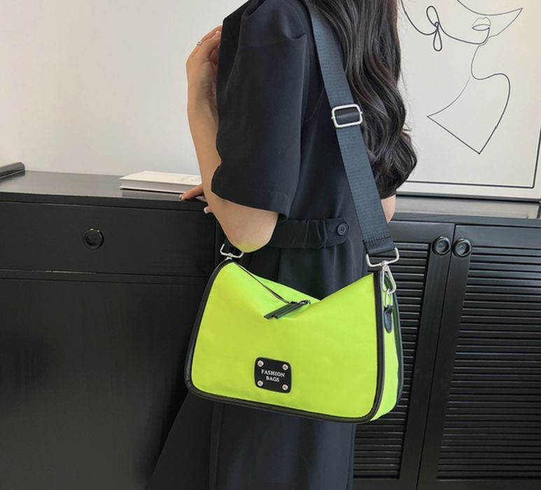 Сумки нейлоновые новые .