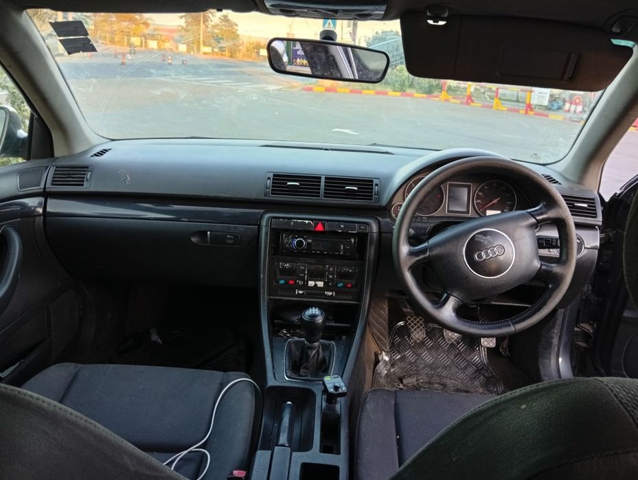 Vând Audi A4 B6 m