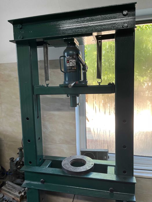 Servicii strungarie, frezare, prelucrari metalice