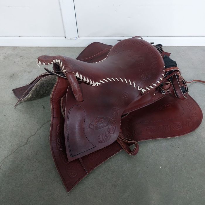 Ертокым/ертоқым/седло