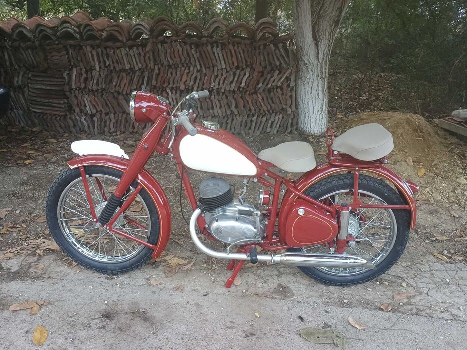 CZ ЧЗ  150 СС Двигател