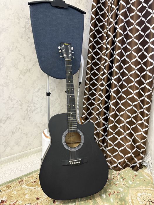 Гитара матовая черная