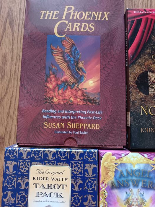 Vand colectie de Oracle cards, carti tarot