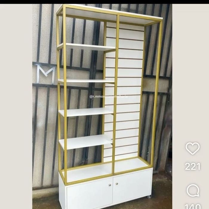 Magazinlar uchun vetrinalar