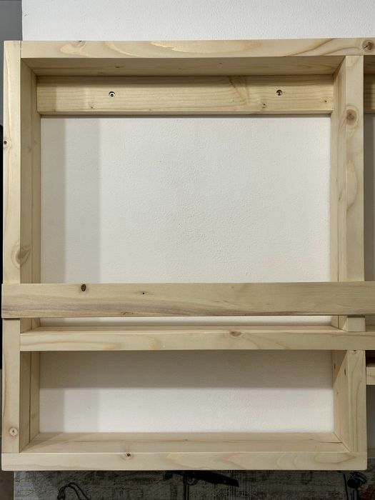 Raft bar din lemn  pentru băuturi – suport sticle și pahare vin