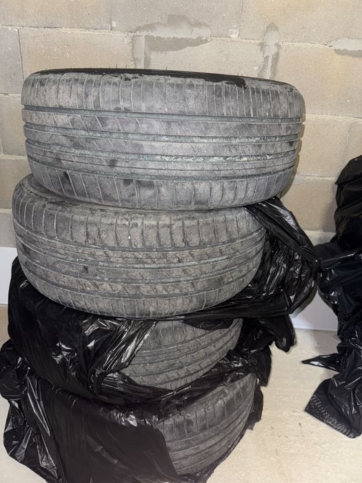 Goodyear EfficeintGrip 225/45 R18 -почти нови, 80% ресурс