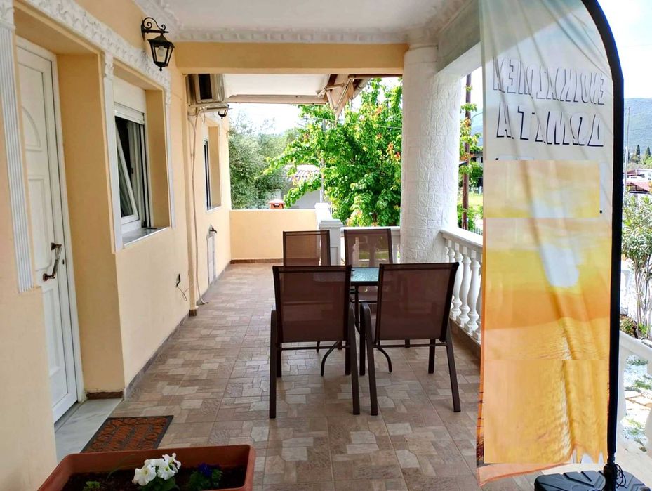 Продава къща на 3 ет 286 м2 и двор 368 м2 в Паралия Врасна, Гърция