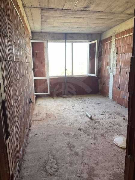 Продава се Двустаен апартамент в Пловдив, Остромила - 64 кв.м за 1235 €/кв.м - Снимка #3