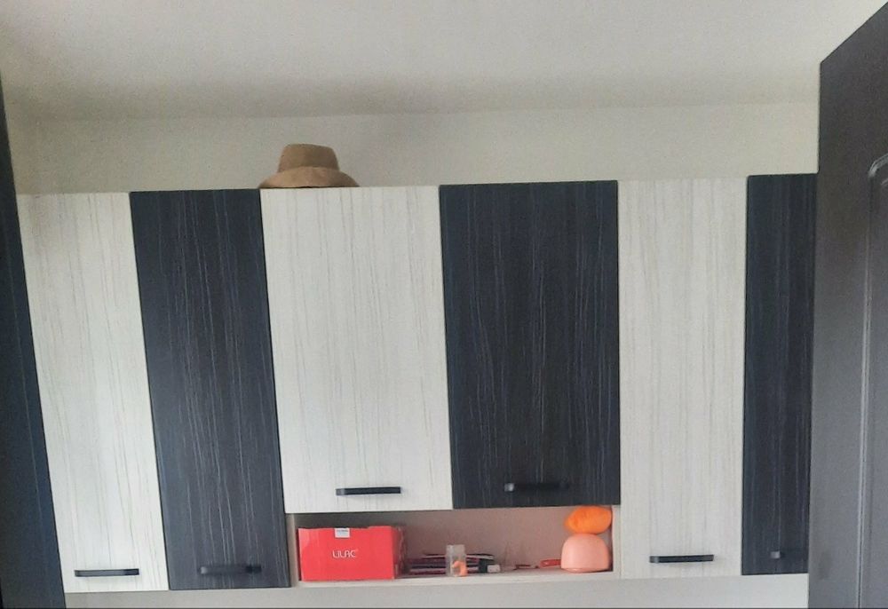 Mobila din 3 bucăți suprapusa camera si birou