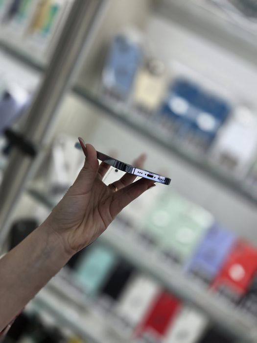 Humor GSM oferă spre vânzare / iPhone 13 Pro / 128 GB / Blue / Baterie 100% / Garanție 12 luni / Rate