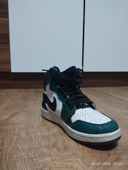 Jordan 1 retro green