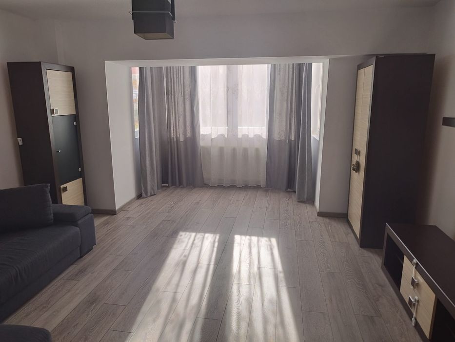 Apartament 1 camera zona Big de vânzare